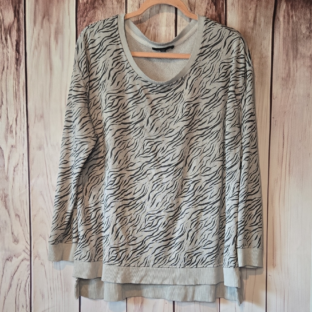 Jane and Delancey Gray Zebra Print Sweatshirt Size XL